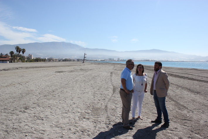 El Ayuntamiento vigilará que los trabajos de adecuación en las playas se acaben bien y Costas las deje en perfectas condiciones
